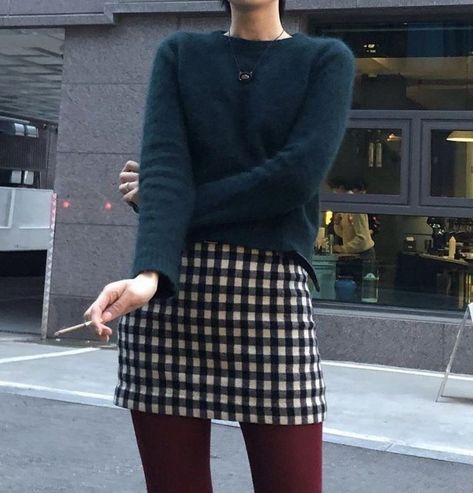 Plaid Skirt Autumn Outfit, Korean Tights Outfit, Green Plaid Sweater Outfit, Dresses And Tights Winter, Cold Winter Outfits Skirt, Plaid Skirt Outfit 2023, Matching Sweaters Aesthetic, Color Stockings Outfit, Twee Style 2023