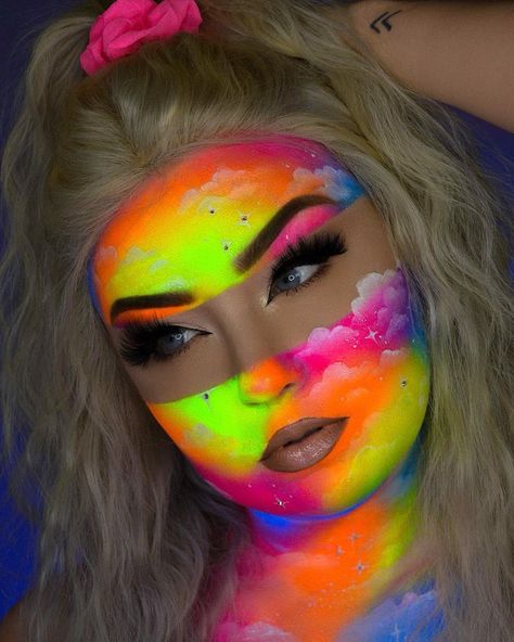 April Makeup Ideas, Creative Easter Makeup Looks, Easter Makeup Looks, Maquillage Yeux Cut Crease, Makeup Tiktok, Extreme Makeup, Hair Challenge, Crystal Makeup, Easter Makeup