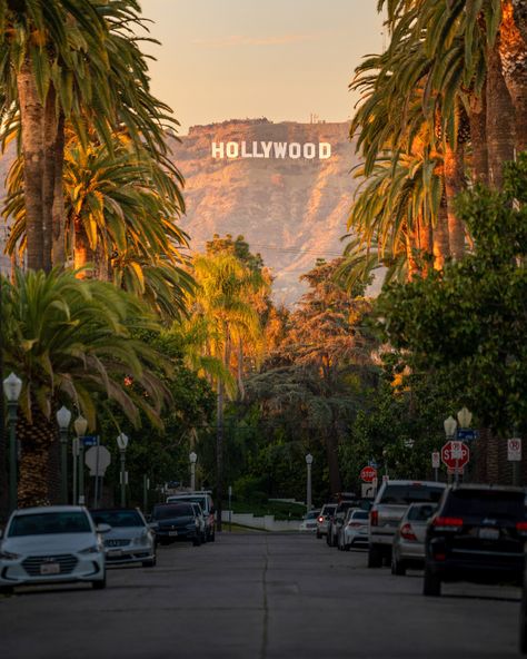 Hollywood Los Angeles, California - February 22, 2021. Los Angeles California Photography, Los Angeles Wallpaper, Los Angeles Aesthetic, Car Aesthetics, Love London, California Vibe, California Sunset, California City, Los Angeles City