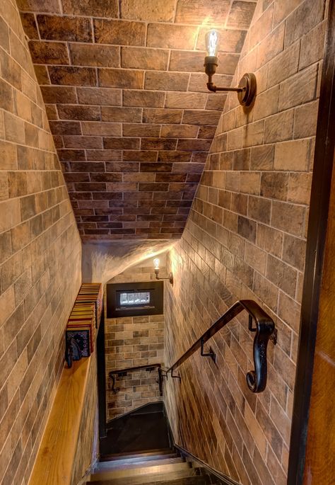 Speakeasy Basement, Rustic Basement Bar, Remodel Basement Ideas, Speakeasy Decor, Basement Decoration, Bourbon Room, Dream Basement, Rustic Basement, Remodel Basement