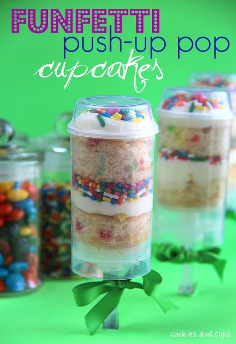 Funfetti Push-up pop cupcakes :) Push Pops Recipes, Push Cake, Cake Push Pops, Push Up Pops, Pop Cupcakes, Push Pop, Push Pops, Cupcake Cake, Yummy Sweets