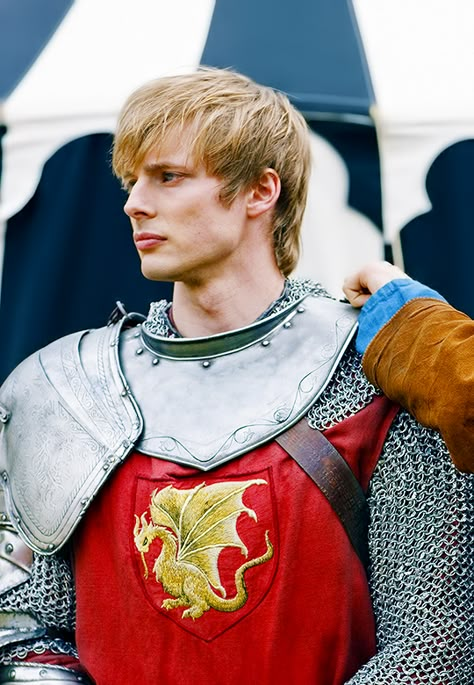 Merlin. King Arthur Merlin, Merlin Characters, Rei Arthur, Merlin Show, Prince Arthur, Merlin Series, Merlin Bbc, Roi Arthur, Merlin Fandom