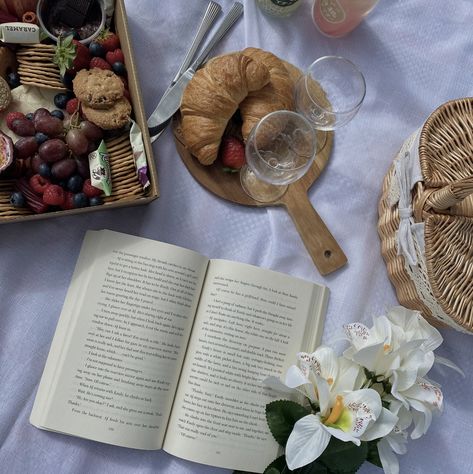 Picnic Pictures, Cream Aesthetic, Quality Time, Photography Inspo, Photography