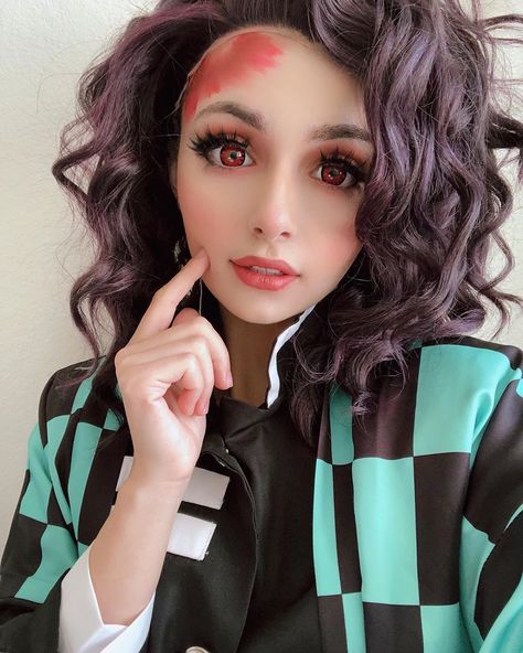 "The bond between Nezuko and me can't be severed by anyone!" . . . My take on a Fem!Tanjiro cosplay! I know many of you found me through my… Tanjiro Female Version Cosplay, Tanjiro Makeup, Fem Tanjiro, Tanjiro Cosplay, Kny Cosplay, Outfits Anime, Cosplay Pictures, Cosplay Inspo, Cosplay Inspiration