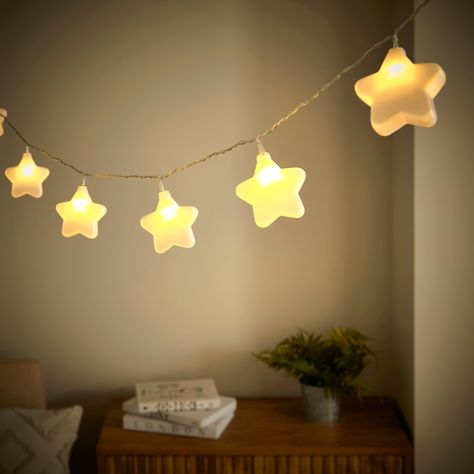 Room Ideas Celestial, Aesthetic Room Decor Things, Star Lights Aesthetic, Room Decoration Inspo Aesthetic, Cute String Lights, Bedroom Ideas Stars, Cute Room Lights, Light Switch Covers Aesthetic, Cute Room Decor Night Lights