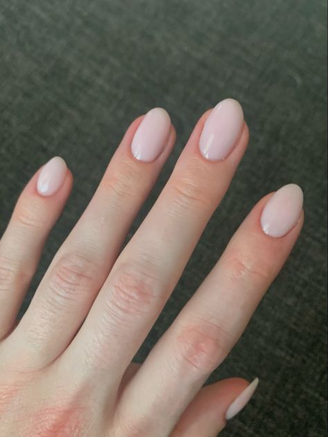 Nails Inspiration Pale Skin, Nail Plain Colors, Spring Nails Plain, Nails For Pale Hands, Pale Nail Colors, Pale Skin Nails, Plain Gel Nails, Nails Plain Color, Nails Pale Skin