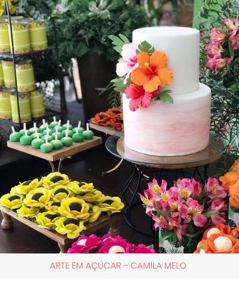 tropical cake Tropical Flamingo Birthday Party, Hawaiian Party Cake, Flamingo Birthday Party Ideas, Tropical Birthday Cake, Hawaii Birthday Party, Luau Party Food, Tropical Wedding Cake, Tropical Cake, Tropical Birthday Party