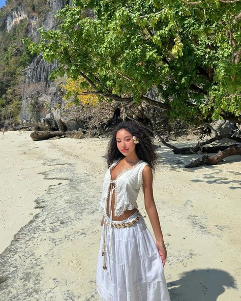 Sea Vibes, Dress For Beach, Twisted Lies, Beach Fit, Cape Verde, Beach Fits, Instagram Graphic, Island Girl, Beach Aesthetic