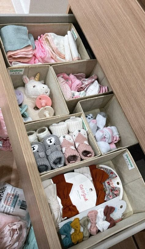 Baby Room Organization, Nursery Room Design, Baby Room Inspiration, Nursery Room Inspiration, Baby Closet, Baby Organization, Baby Bedroom, Decor Idea