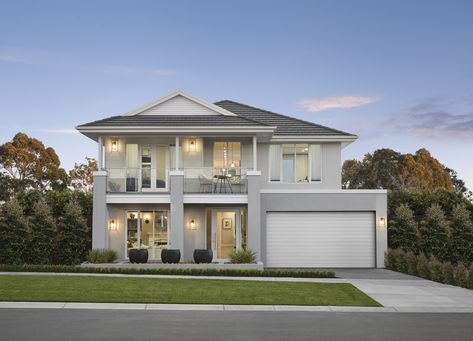 Embrace Hampton's-inspired luxury with the Designer by Metricon Vantage on display in Lyndhurst VIC. Hampton Style Exterior, Hamptons Home Exterior, House Frontage, Hamptons Facade, Weatherboard Exterior, Hamptons House Exterior, House Elevations, Hamptons Style Homes, Two Story House