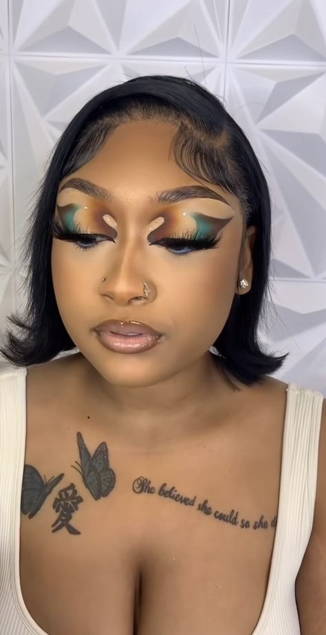 Exotic Makeup Looks, Eyeliner Design, Crazy Eyeshadow, Crazy Eye Makeup, Exotic Makeup, Black Smokey Eye Makeup, Ball Makeup, Face Beat Makeup, Glitter Makeup Looks