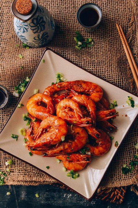 Shanghai Shrimp Stir-fry, by thewoksoflife.com @thewoksoflife Pepper Shrimp Recipe, Chinese New Year Dishes, Wok Of Life, Woks Of Life, The Woks Of Life, Shrimp Stir Fry, Stir Fry Dishes, Asian Dishes, Shrimp Recipes