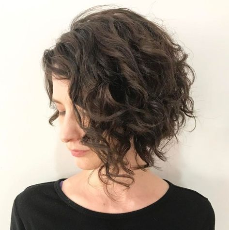 Brunette Curly Angled Bob Curly Angled Bobs, Blonde Balayage Bob, Angled Bob Hairstyles, Stacked Bob Hairstyles, Wavy Bob Hairstyles, Angled Bob, Short Curly Bob, Naturally Curly Bob, Haircuts For Curly Hair