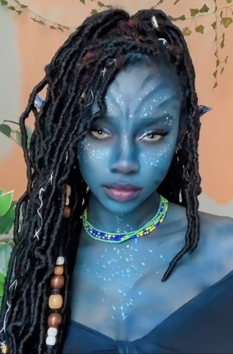 Water Element Makeup Looks, Sfx Ideas Special Effects, Avatar Costume Makeup, Avatar Eye Makeup, Smurfette Makeup, Avatar Makeup Halloween, Avatar Costume Women, Avatar Make Up, Avatar Inspired Makeup