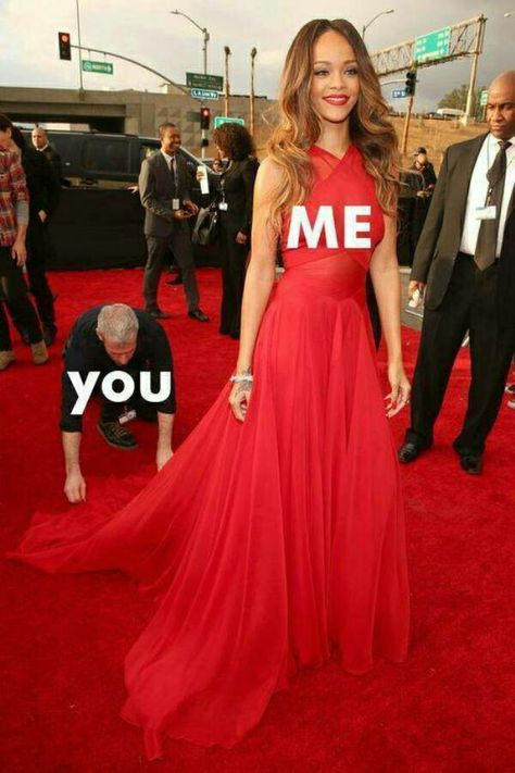 Pretty much Rihanna Grammys, Rihanna Red Carpet, Me Vs You, Grammy Red Carpet, Teen Dress, Red Chiffon, Backless Wedding, On The Red Carpet, Justin Timberlake