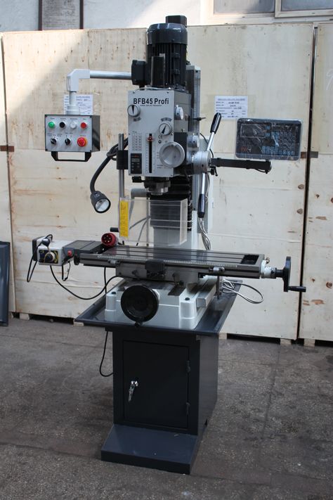 Milling Machine For Sale, Johnny Bravo, Cnc Milling Machine, Gear Drive, Welding And Fabrication, Big Table, Milling Machines, Drilling Machine, Cnc Mill