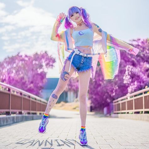 🌈 This kawaii outfit complements the rainbow color of this season! See what's hot and trendy in Harajuku by checking Canniny's page! 😍 Harajuku Rainbow, Harajuku Wigs, Kawaii Outfit, Estilo Harajuku, Harajuku Fashion Street, Tokyo Street Fashion, Harajuku Girls, Pastel Goth Fashion, Harajuku Outfits