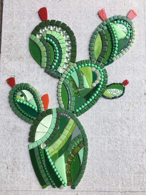 Mosaic Cactus, Cactus Ideas, Mosaic Waves, Mosaic Art Diy, Mosaic Rocks, Mosaic Inspiration, Mosaic Garden Art, Fused Glass Artwork, Mosaic Art Projects