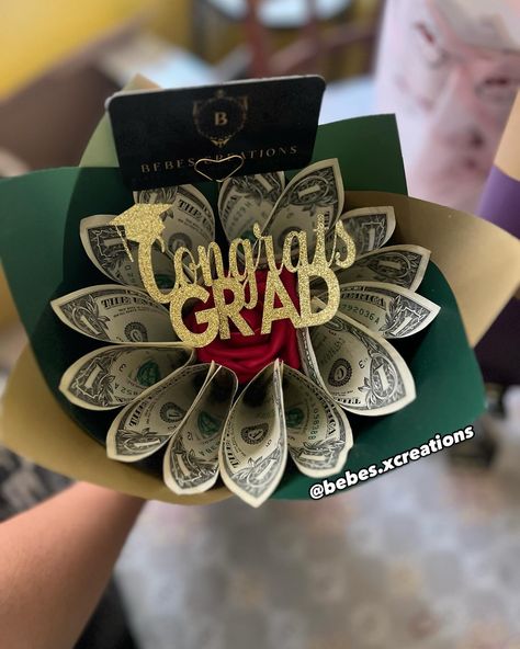 Graduation Bouquets #kuromi #moneybouquet #ramodedinero #ramobuchon #gradbouquet #promotionbouquet Graduation Money Bouquet, Graduation Bouquet, Diy Graduation Gifts, Graduation Money, Diy Graduation, Money Bouquet, Graduation Diy, Kids Activity, Graduation Gifts