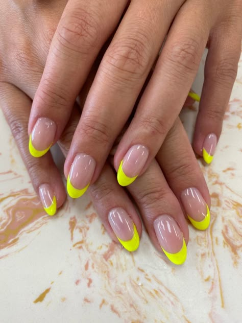 Neon Yellow Gel Nails Short, Bright Yellow Tip Nails, Black And Yellow French Nails, Neon Nail Tips Design, Fluro Yellow Nails, Fluorescent French Tip Nails, Electric Yellow Nails, Neon Yellow Tips Nails, Fluorescent Yellow Nails