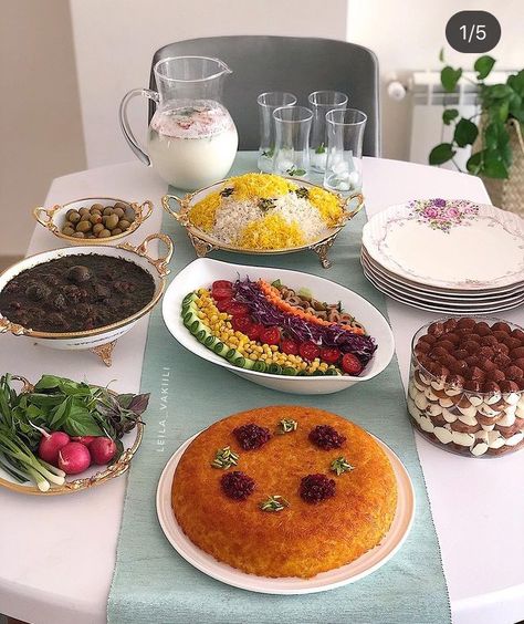 Persian Meals, Persian Food Iranian Cuisine, Iran Food, Iranian Cuisine, Eid Food, Iranian Food, Cookie Recipes Homemade, Food Carving, Healthy Lifestyle Food