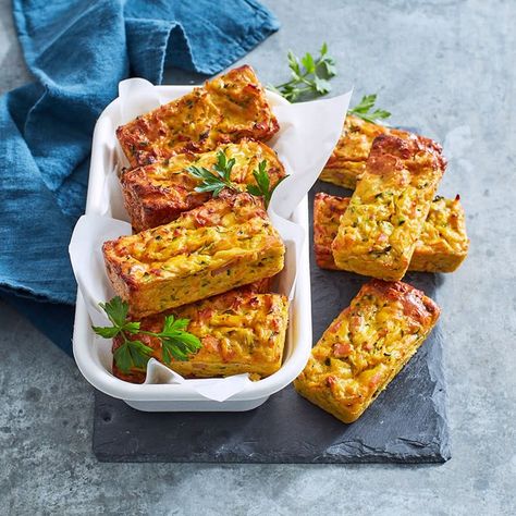 Sarah's mini zucchini loaves | Healthy Recipe | WW Australia Easy Zucchini Slice, Weight Watchers Zucchini, Zucchini Loaf, Cake Courgette, Ww Recipe, Zucchini Slice, Mini Loaf, Recipe 30, Trending Recipes