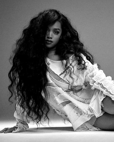 H.e.r Singer, Back Of My Mind, Sigh Of Relief, H.e.r Aesthetic, Black Femininity, Female Actresses, Beauty Icons, Female Singers, Big Hair