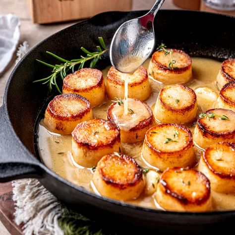 Garlic Rosemary Fondant Potatoes with Crème Fraîche Creme Fraiche Potatoes, Rosemary Vegetables, Lamb Side Dishes, Garlic Potatoes Recipe, Confit Potatoes, Fondant Potatoes, French Potatoes, Leftover Potatoes, Seasoned Potatoes