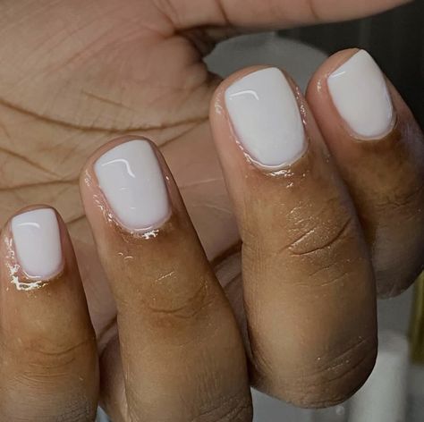 Gel Nail Polish Natural Nails, Natural Nails With Gel Polish, Gel Nails Ideas White, Natural Nails On Black Women, Cute Very Short Nails, Polygel Short Nails, Natural Polygel Nails, Non Gel Nails, Gel Manicure Short Nails Natural