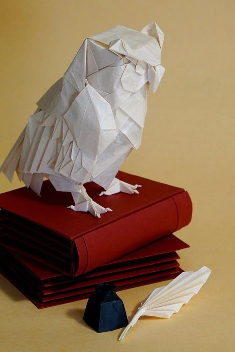 Eagle owl, designed and folded by kosuke nakamura (source: ) #origami #eagleowl #owl Owl Origami Tutorial, Origami Eagle, Origami Wolf Tutorial, Owl Origami, Origami Birds, Paper Folding Techniques, Owl Paper, Oragami Owl, Origami Techniques