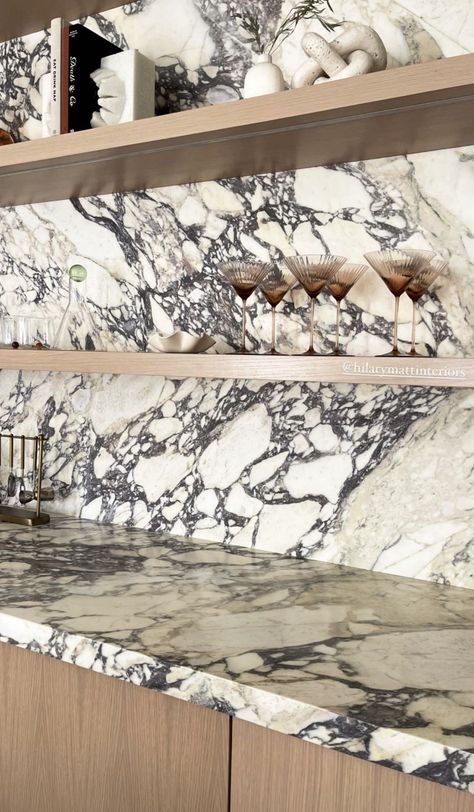 Kitchen Marble, Kitchen Inspiration Design, Counter Tops, Wet Bar, Residential Design, Dream Home Design, Interior Design Inspiration, 인테리어 디자인, House Inspiration