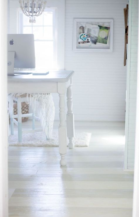 DIY Striped Painted Floor Bowling Room, Patina Wallpaper, Wallpaper Ceilings, Elegant Tile Flooring, Painted Wooden Floors, Diy Painted Floors, Striped Floor, Entry Office, Happy Saturday Friends