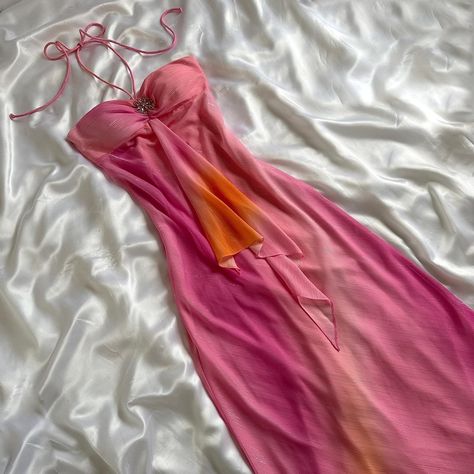 All Posts • Instagram Hot Prom Dress, Chiffon Prom Dresses, Ombre Pink, Pink Chiffon, Prom Dress Inspiration, Pretty Prom Dresses, Christmas Party Dress, Halter Maxi, Silk Gown