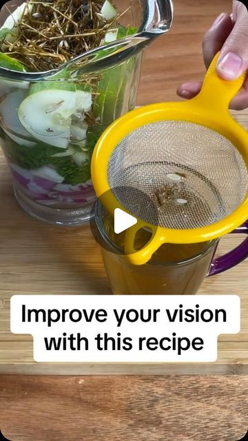 Eye Health Remedies, Eye Vision, Vision Eye, Healthy Juices, Top Recipes, Eye Health, Health Remedies, Helpful Tips, Healthy Foods