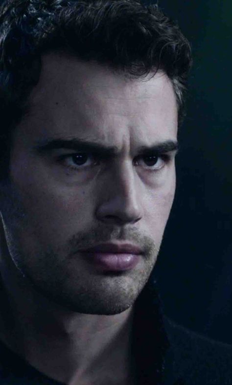 Theo James Underworld, Underworld Theo James, Theo James Hot Pics, Theo James Suit, Theo James Gentleman, Theo James Insurgent, Theodore James, Theo James, Klaus Mikaelson