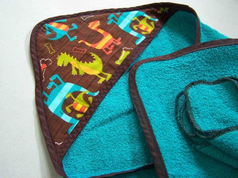 Sewing For Baby, Perlengkapan Bayi Diy, Easy Baby Blanket, Diy Bebe, Hooded Baby Towel, Baby Sewing Projects, Sewing Projects For Kids, Wash Cloth, Baby Projects