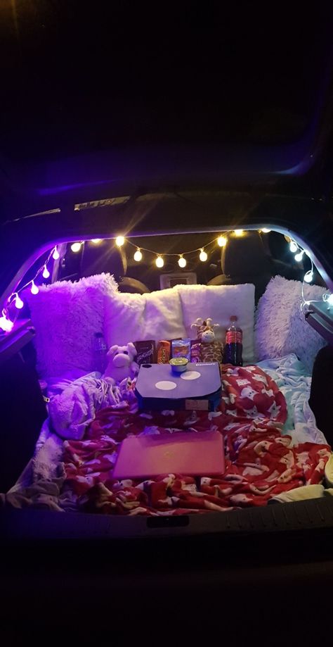 Teen Sleepover Ideas, Teen Sleepover, Dream Dates, Romantic Date Night Ideas, Lovers Lane, Cute Date Ideas, Fun Sleepover Ideas, Dream Date, Car Boot