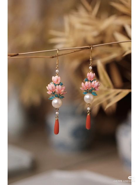 Chinese Earrings Traditional, Chinese Jewelry Traditional, Hanfu Jewelry, Chinese Earrings, Blossom Jewelry, Japanese Jewelry, Snk Cosplay, Jewellery Design Sketches, Chinese Jewelry