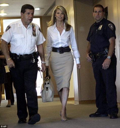 Fight in court: Christie Brinkley is escorted by court officers as she arrives at New York State Supreme Court for the beginning of her divorce trial against Peter Cook in 2008 Christie Brinkley Style, Court Outfit, Celebrity Divorce, Divorce Court, Christie Brinkley, Office Outfits, Comfy Outfits, Classy Outfits, Work Outfit