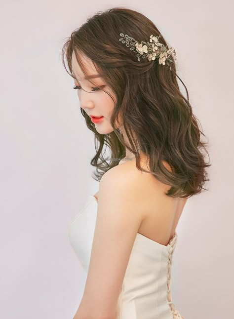 KOREA FAMOUS BEAUTY SALON: CULTURE and NATURE 2019 - WEDDING PACKAGE - Mr. K Korea pre wedding - Everyday something new and special Korea pre wedding by Mr. K Korea Wedding Hair Half Down Wedding, Korean Hair Wedding Hairstyles, Bridal Hair Down Round Face, Wedding Hairstyles For Asian Hair, Wedding Hair Down Asian, Korean Hairstyle For Wedding, Asian Wedding Hair Down, Pre Wedding Hairstyles, Korean Bride Hairstyle