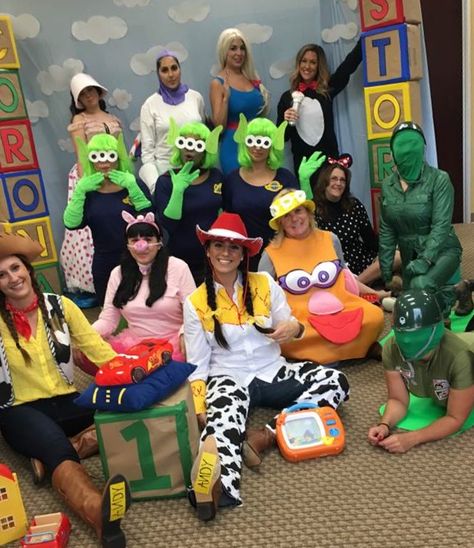 Toy Story group Halloween costumes! Office Halloween Group Costumes, Group Work Costumes Halloween, Halloween Costumes Group Teachers, Group Costumes Ideas For Work, Toystory Halloween Costume, Toy Story 4 Costumes, Halloween Costumes Group Work, Halloween Toy Story Costumes, Funny Big Group Halloween Costumes