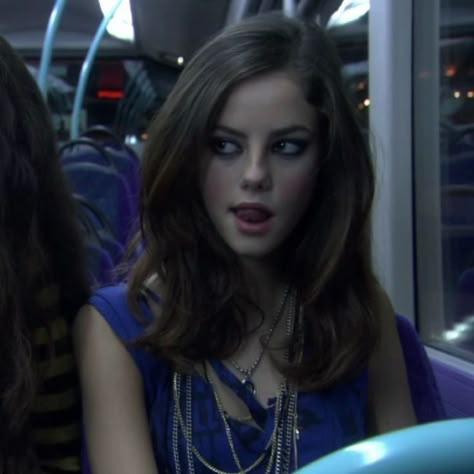 Effy Stonem Style, Effy Stonem, Skin Aesthetics, Skins Uk, Kaya Scodelario, Iconic Women, Role Models, Hair Inspo, Pretty People