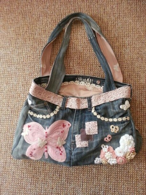 Crochet Flower Bag, Thrift Flips, Diy Clothes Design, Diy Vetement, Thrift Flip, Clothes Diy, Learn How To Crochet, Flower Bag, Upcycled Fashion