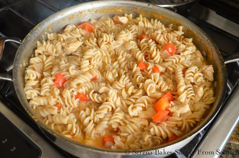 Chicken Helper, Chicken Macaroni And Cheese, One Skillet Chicken, Chicken Macaroni, Electric Skillet Recipes, One Skillet, One Pot Dinner, Skillet Chicken, Beef Casserole