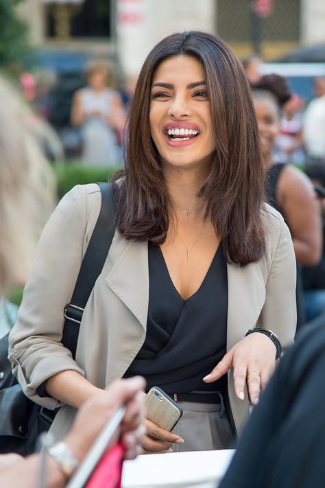 Pin for Later: Priyanka Chopra Swings Into Action on the Set of Quantico Season 2 Priyanka Chopra Hair, Long Bridal Hair, Shoulder Length Hair Cuts, Haircuts For Medium Hair, Haircuts Straight Hair, Trending Hairstyles, Medium Hair Cuts, Latest Hairstyles, Priyanka Chopra