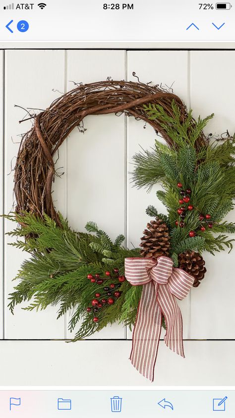 Natural Christmas Wreath, Natural Christmas Wreaths, Door Ornament, Willow Wreath, Flower Wreaths, Christmas Flower Arrangements, Dried Flower Wreaths, Natural Christmas, Xmas Wreaths