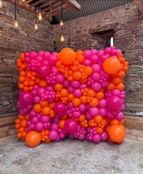 Pink And Orange Balloon Decorations, Orange Bday Theme, Pink And Orange Balloons, Hot Pink And Orange Party Decorations, Pink And Orange Party Decorations, Pink And Orange Party Theme, Sunset Theme Party, Sweet Sixteen Birthday Party Ideas, Sunset Party