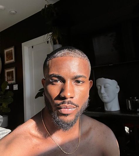 Men Face Aesthetic, Fine Black Males, Attractive Black Men, Couples Money, Men Fade Haircut Short, Black Men Beards, Black Men Haircuts, Dark Skin Men, Dyed Blonde Hair