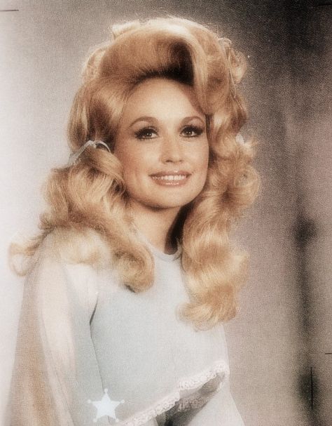 vintageruminance: “Dolly Parton - The Best Little Whorehouse in Texas (1982) ” Dolly Parton Pictures, Chasing Rainbows, Rock N’roll, I'm With The Band, Hello Dolly, Blonde Bombshell, Dolly Parton, Party Guests, Look At You