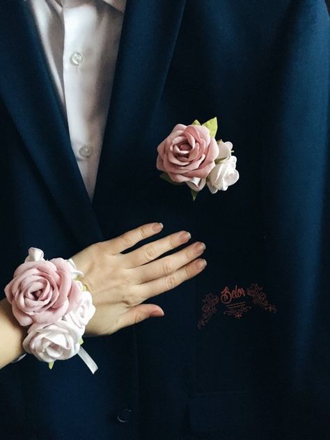 Dusty Pink Bridesmaid Corsage and Boutonniere Set Pink Wrist Corsage Rose Gold Corsage Petal Pink Br Blush Pink Corsage, Pink Corsage And Boutonniere, Blush Corsage, Pink Corsage, Gold Corsage, Lavender Wedding Bouquet, Small Bridal Bouquets, Prom Corsage And Boutonniere, Corsage And Boutonniere Set